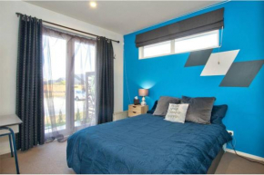 Banbury Deluxe with Spa Bath! Private Courtyard!